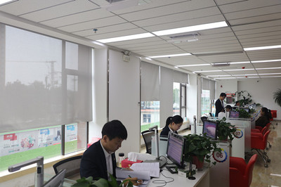 真情服務暖人心，錦旗傳遞銀企情 網絡技術咨詢架起信賴之橋